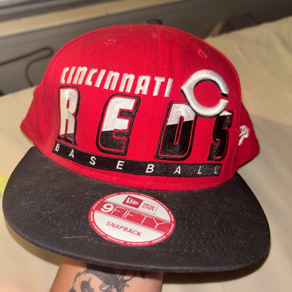 New Era Red and Black Cincinnati Reds Snapback Hat